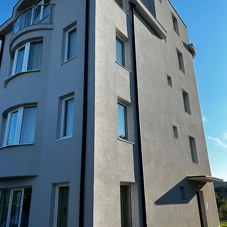 мег сий вю * 瓦爾納