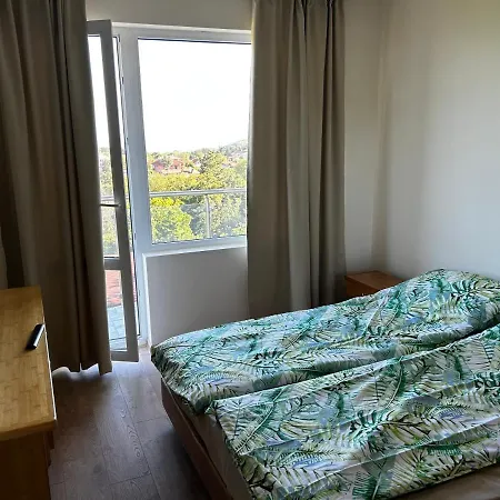мег сий вю Apartament